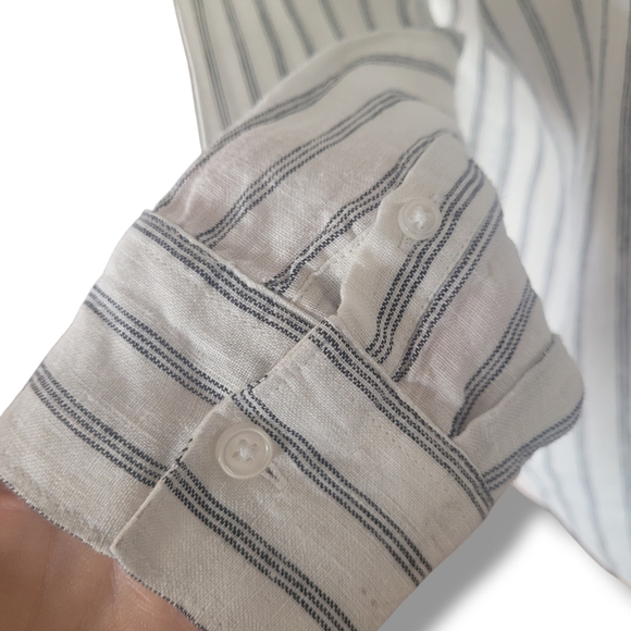 Quince 100% European Linen Long Sleeve Button-Down Shirt. Size Medium - Picture 5 of 10